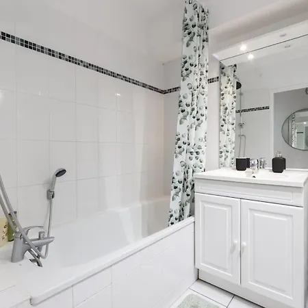 Spacious With Parking And Balcony! Apartment *
