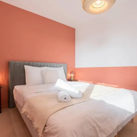Spacious With Parking And Balcony! Apartment