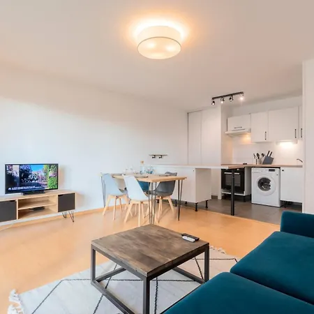 Spacious With Parking And Balcony! * Лилль