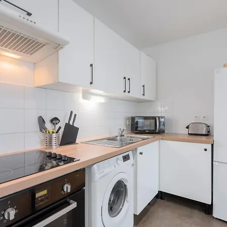 Spacious With Parking And Balcony! Apartment *