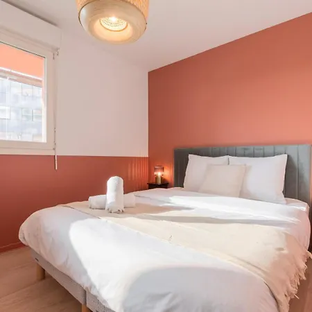 Spacious With Parking And Balcony! Apartment