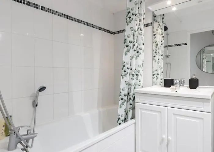 Spacious With Parking And Balcony! Апартаменты *