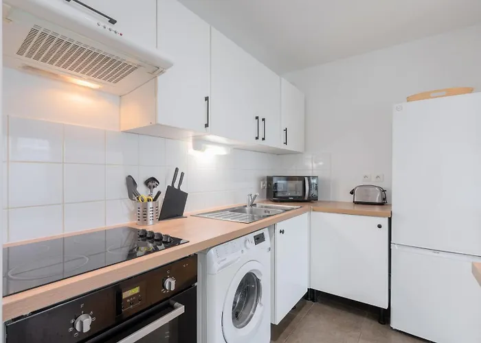 Spacious With Parking And Balcony! Апартаменты *