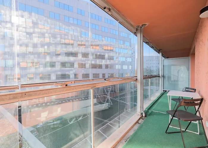 Апартаменты Spacious With Parking And Balcony!