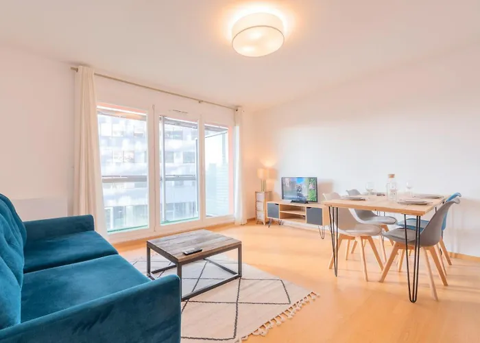 Апартаменты Spacious With Parking And Balcony! Лилль
