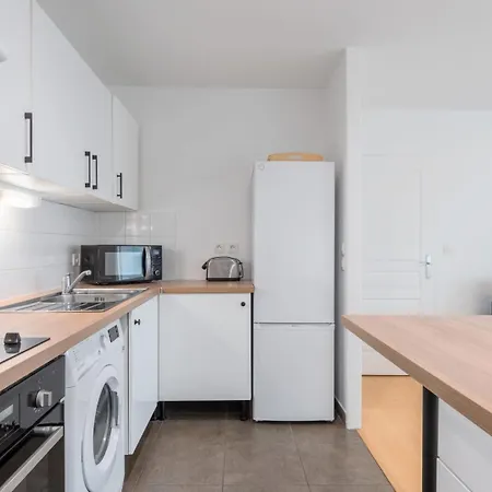 Apartamento Spacious With Parking And Balcony! *