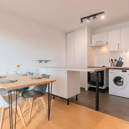 Apartamento Spacious With Parking And Balcony! Lille