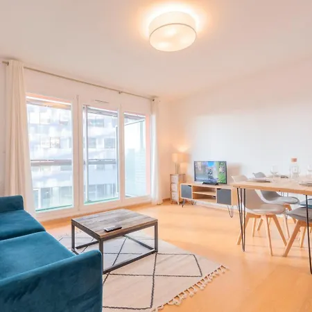 דירה Spacious With Parking And Balcony! ליל